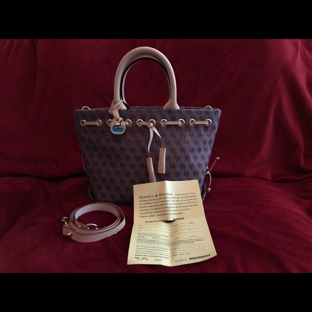NWOT DOONEY & BOURKE PURSE